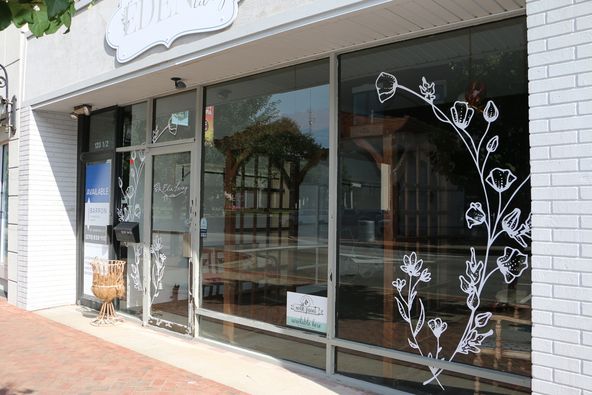 Downtown Street Retail and 2nd Floor Professional Office: 123 W 2nd St, Owensboro, KY 42303